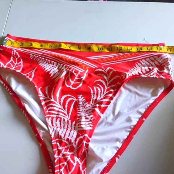 La Blanca NWOT Cross Over High Waist Bikini Swimsuit Bottom. Size 16 - Picture 8 of 13